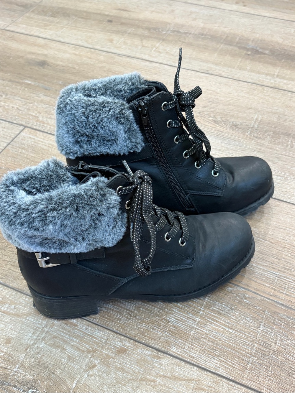 Girls Black Faux Fur Combat Boots Size 4 Lace Up Side Zip